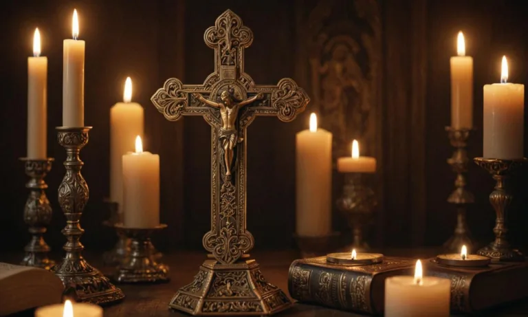 Ce scrie pe crucea ortodoxă