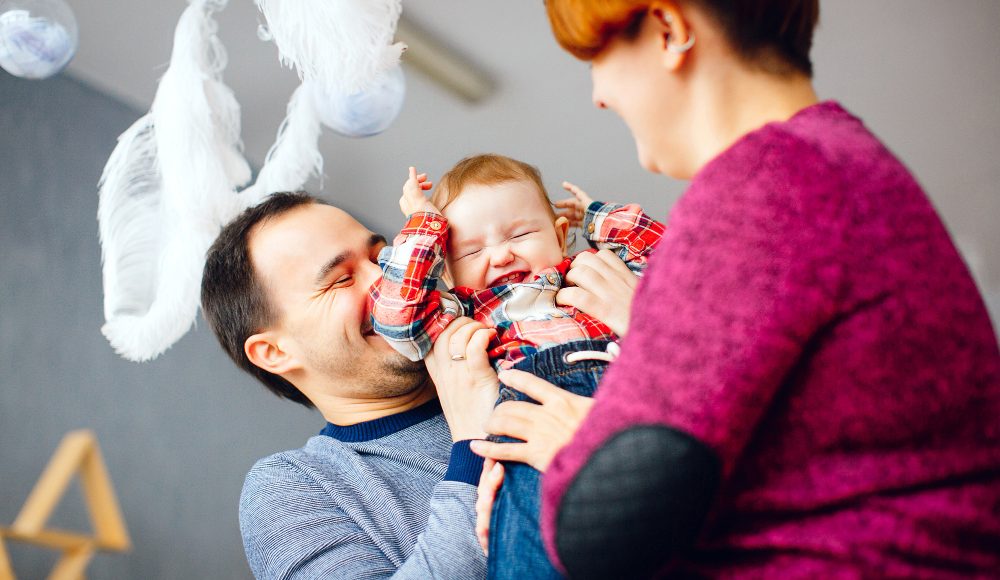Ce înseamnă când visezi un bebeluș? Noi începuturi și inocență