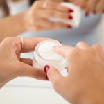 Cum să aplici corect blush-ul cremă