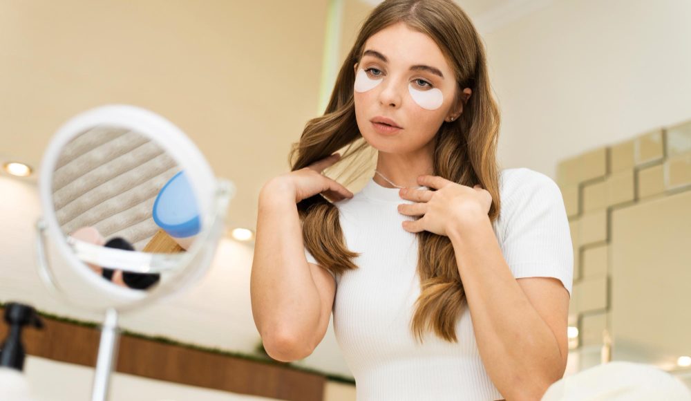 Cum să aplici corect anticearcănul pentru un efect natural