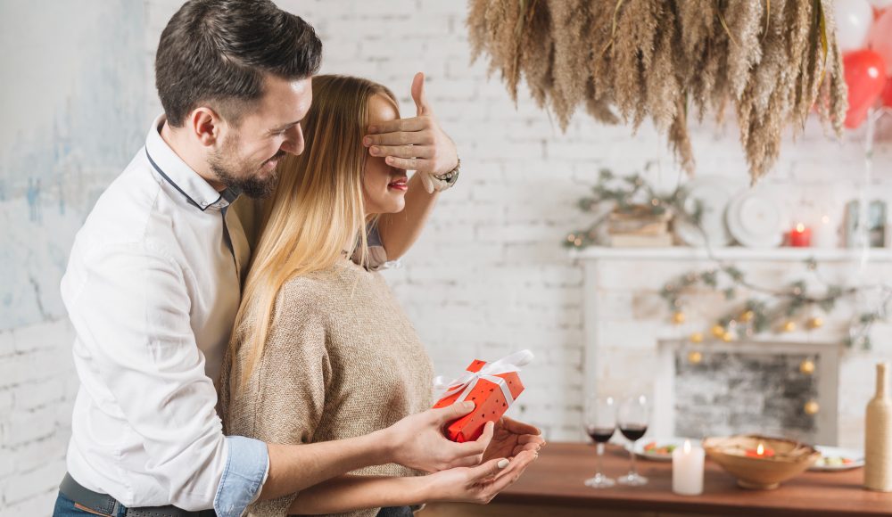 Cum să reacționezi când primești un cadou care nu-ți place