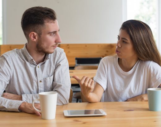 Întrebări care pot deschide conversații profunde în cuplu