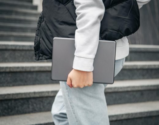 Cum să alegi o geantă pentru laptop care nu pare exclusiv tehnică