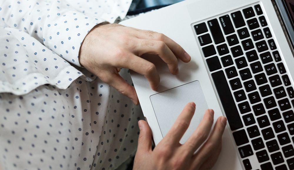 Microcopy-ul digital: de ce un singur mesaj poate reduce erorile utilizatorilor