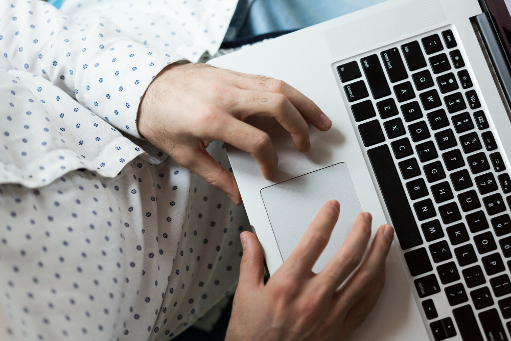 Microcopy-ul digital: de ce un singur mesaj poate reduce erorile utilizatorilor