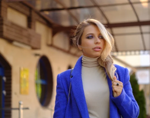 Monocromul: Secretul unei ținute elegante fără combinații complicate