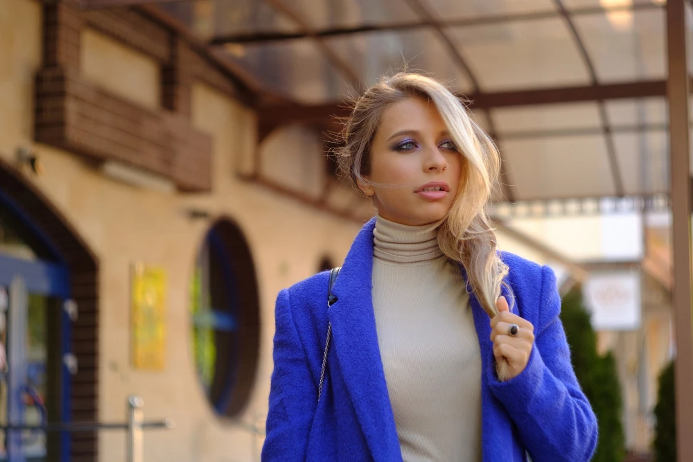 Monocromul: Secretul unei ținute elegante fără combinații complicate
