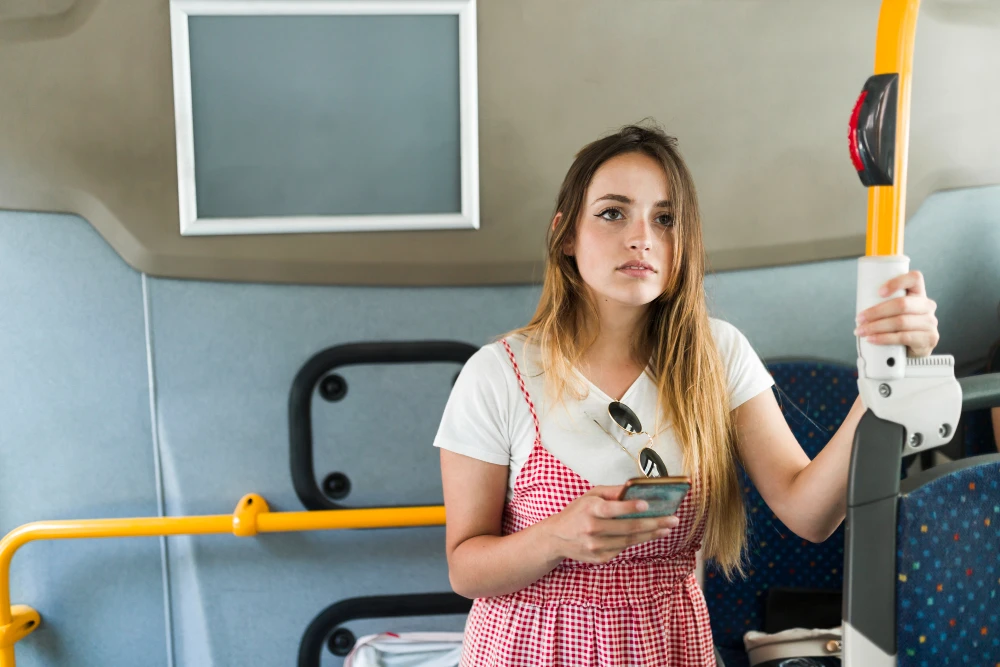 Transportul public local: De ce merită înțeles înainte de prima zi de explorare